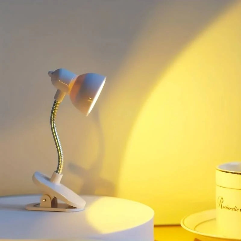 Clip Lamp – Portable Reading Lamp (Battery Operated, Long Battery Life, Flexible Neck)